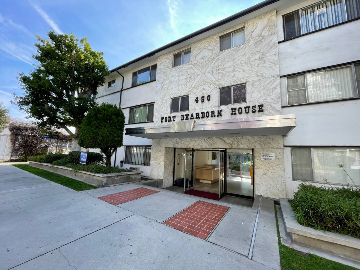 Apartment for rent at 450 W Doran St, Glendale, CA 91203