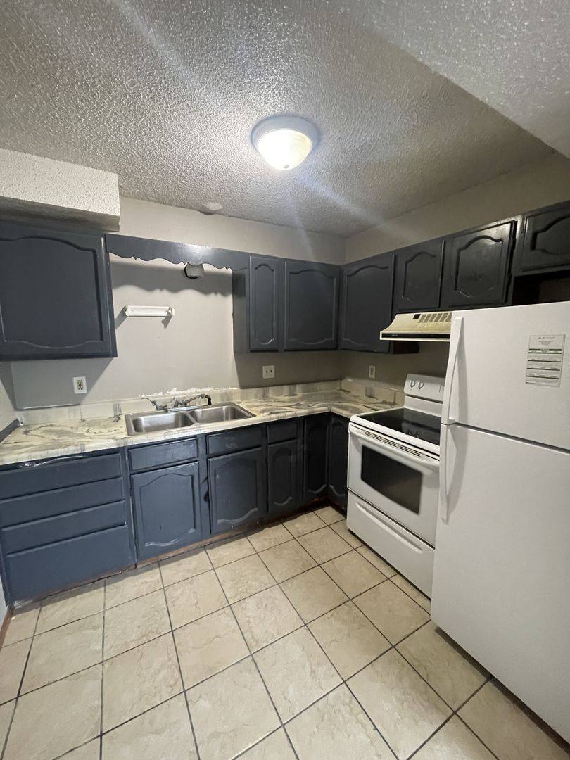 Apartment for rent at 3684 W 4th St, Waterloo, IA 50701