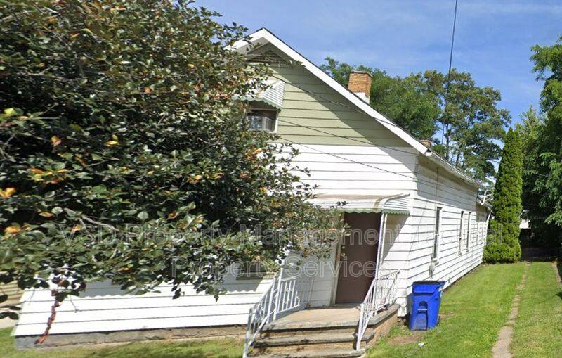 House for rent at 6709 Fullerton Ave, Cleveland, OH 44105