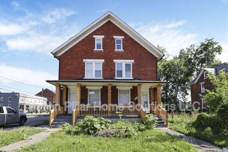 Townhouse for rent at 1544 Granville St, Columbus, OH 43203