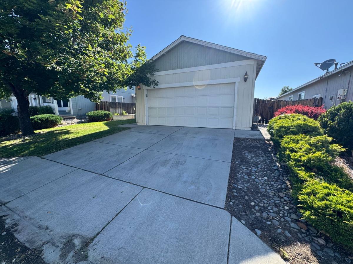 House for rent at 9587 Autumn Leaf Way, Reno, NV 89506