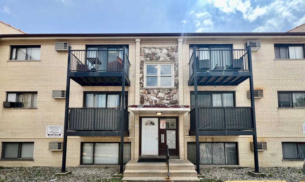 Apartment for rent at 5113 N E River Rd, Chicago, IL 60656