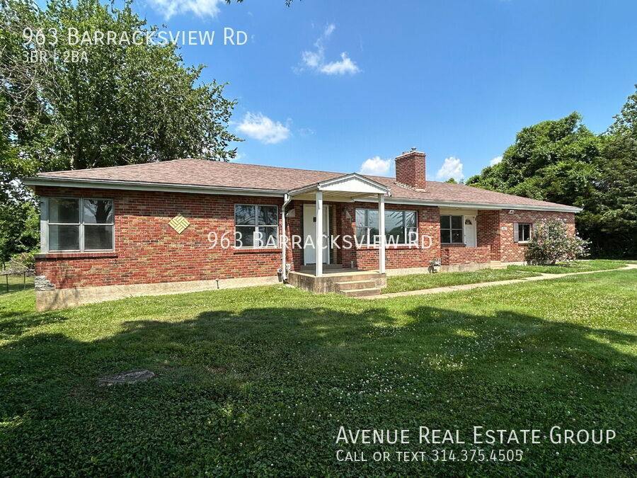 House for rent at 963 Barracksview Rd, Saint Louis, MO 63125