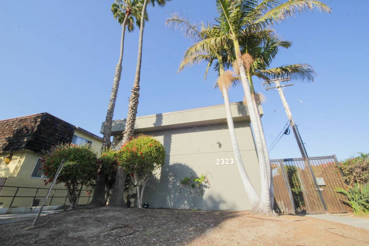 Apartment for rent at 2323 14th St, Santa Monica, CA 90405
