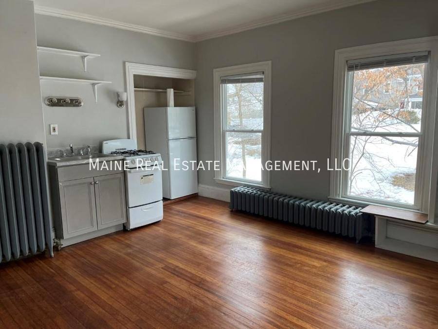 Apartment for rent at 24 Grove St E, Bangor, ME 04401