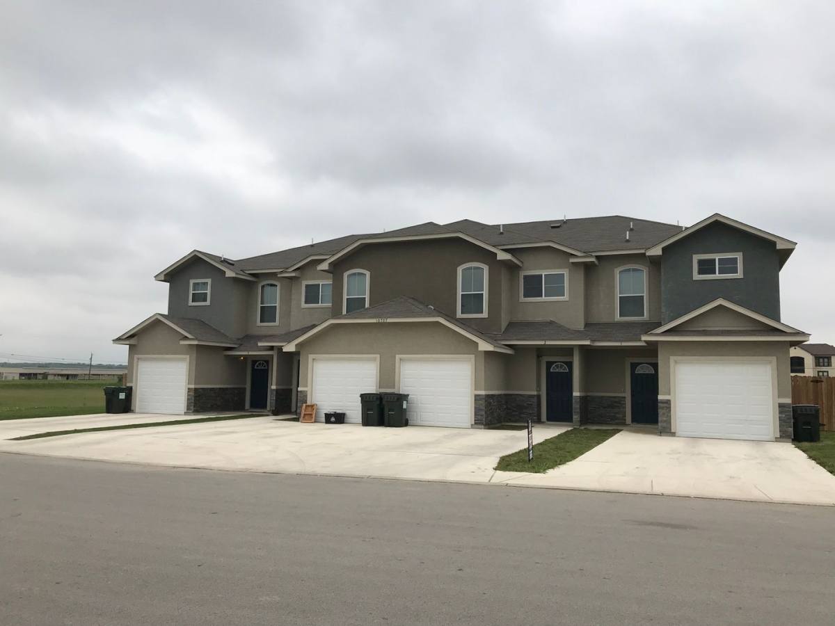 Townhouse for rent at 16707 Jupiter Haven #1, Schertz, TX 78154