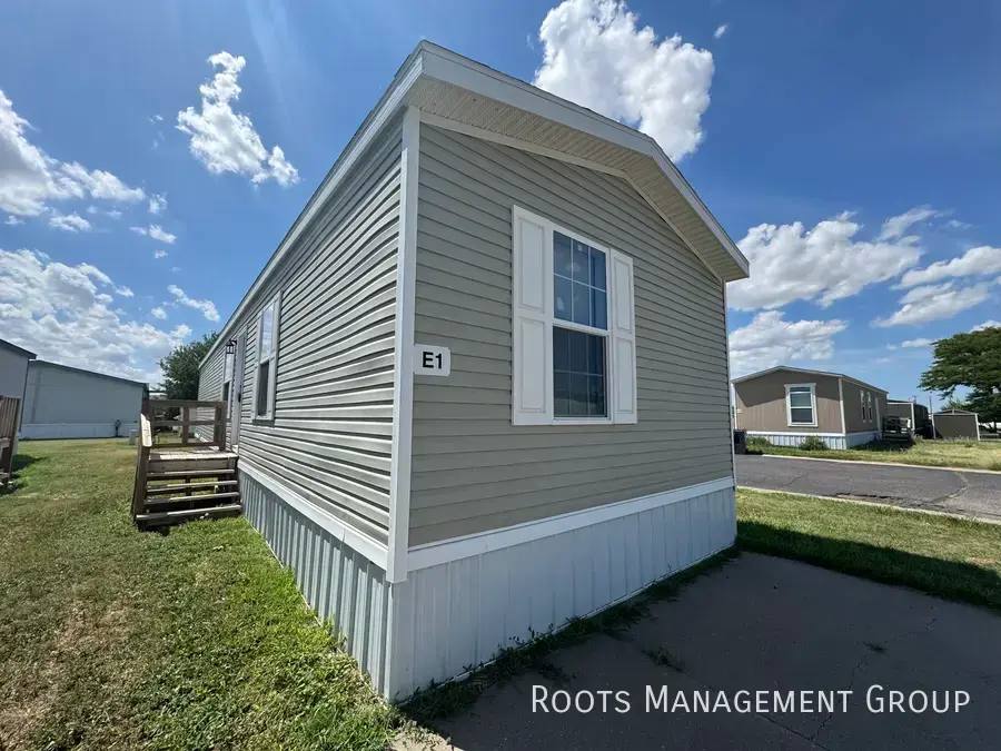 Apartment for rent at 1010 Reservation Rd #E01, Hays, KS 67601