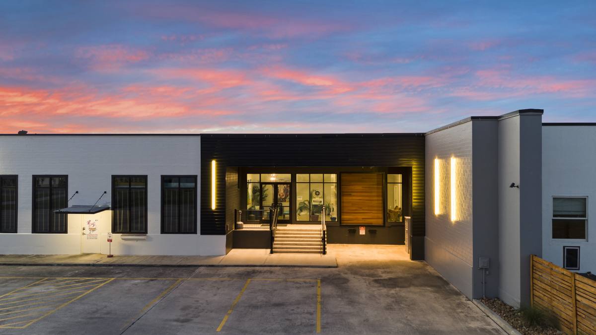 Condo for rent at 3363 E Commerce St #143, San Antonio, TX 78220