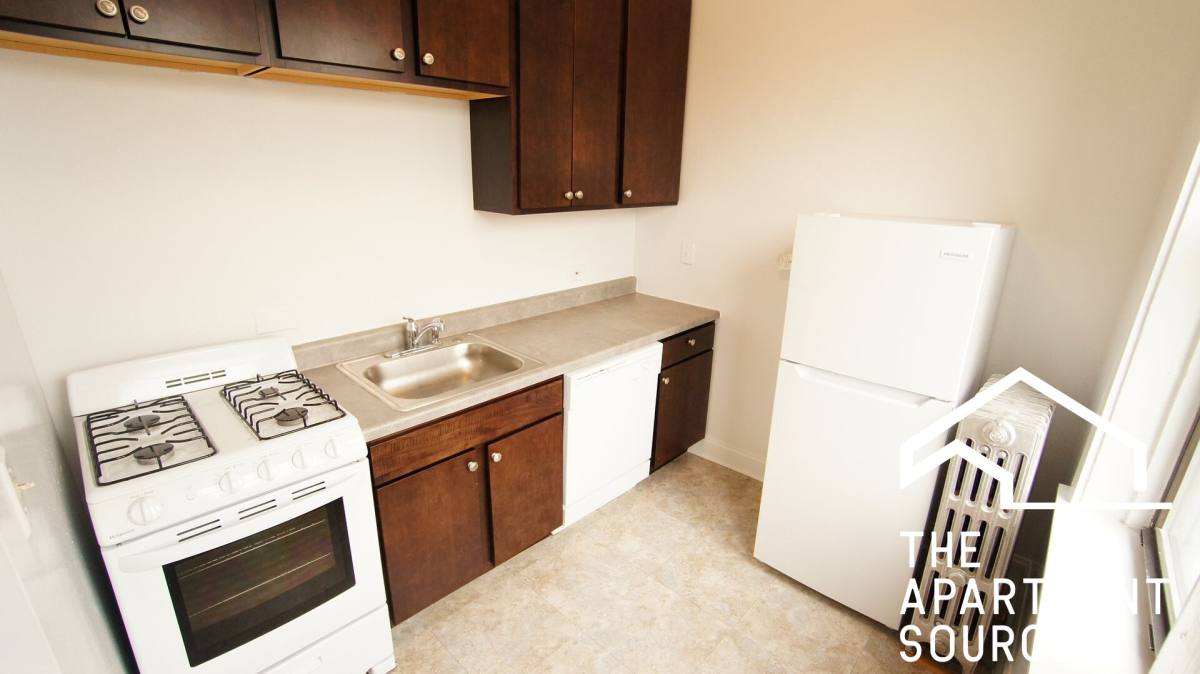 Apartment for rent at 1540 N Kedzie Ave #1M, Chicago, IL 60651