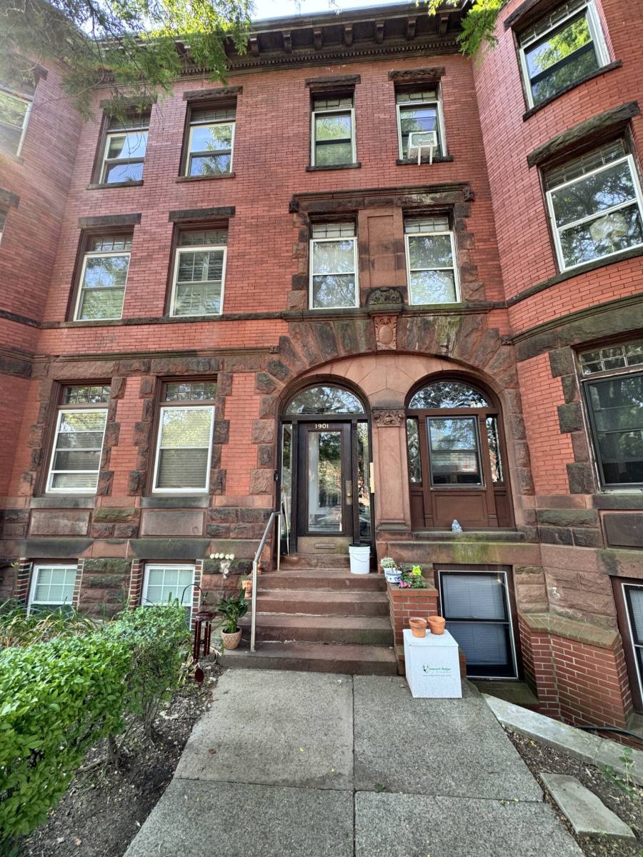 Apartment for rent at 1901 Beacon St #2, Brookline, MA 02445
