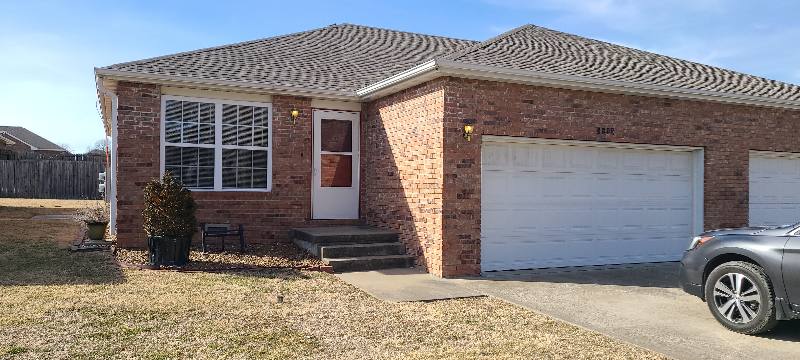 Apartment for rent at 1515 S Canton Ave, Bolivar, MO 65613