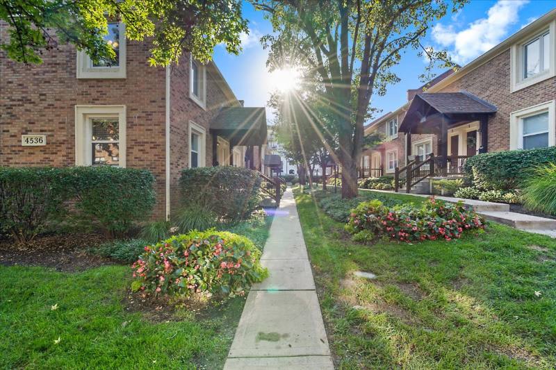 Townhouse for rent at 4536 Jefferson St #1, Kansas City, MO 64111