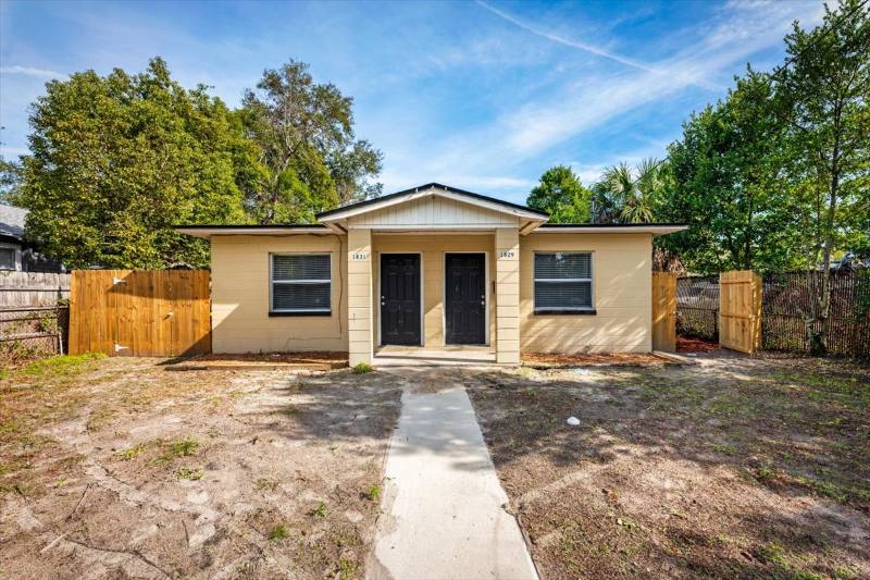 House for rent at 1829 Lambert St, Jacksonville, FL 32206
