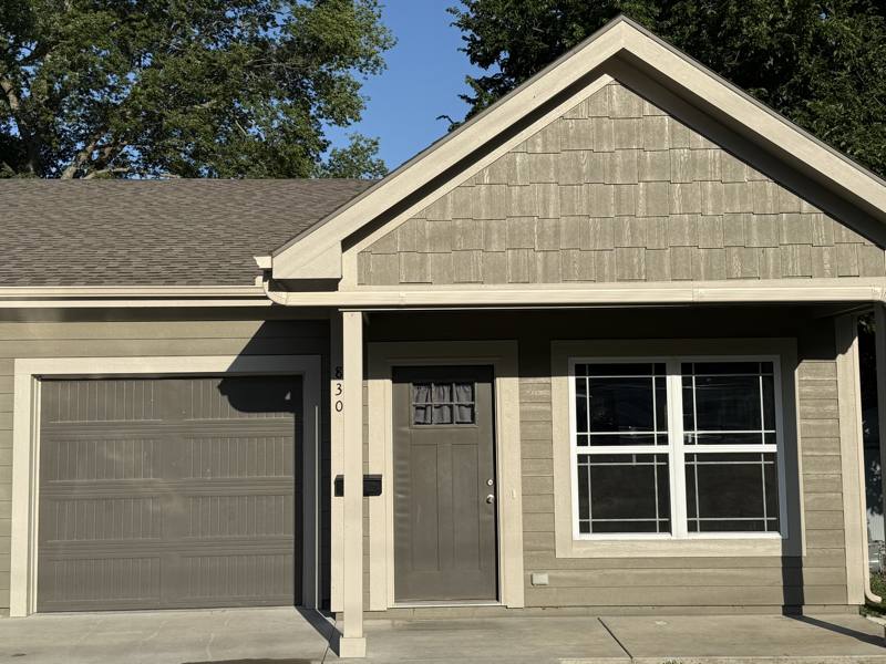 Townhouse for rent at 830 S Pecan St, Ottawa, KS 66067