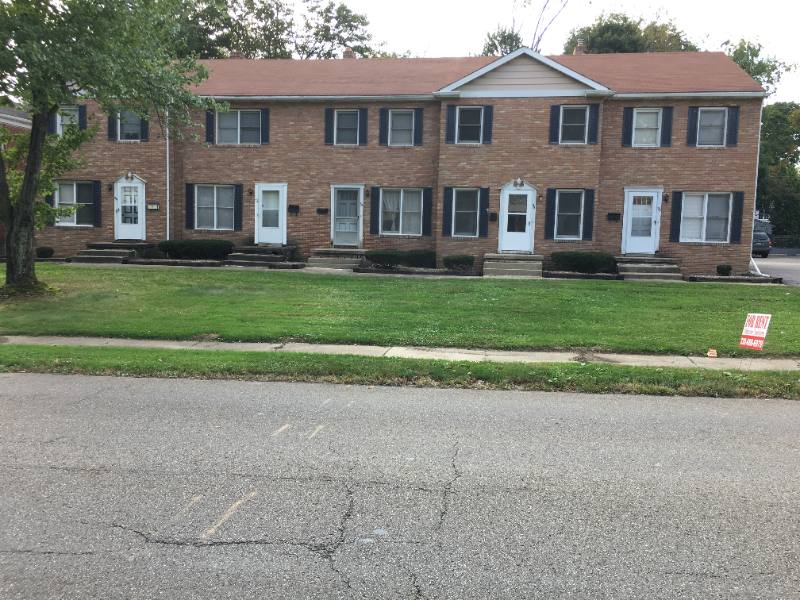 Townhouse for rent at 58 N Pershing Ave, Stow, OH 44224