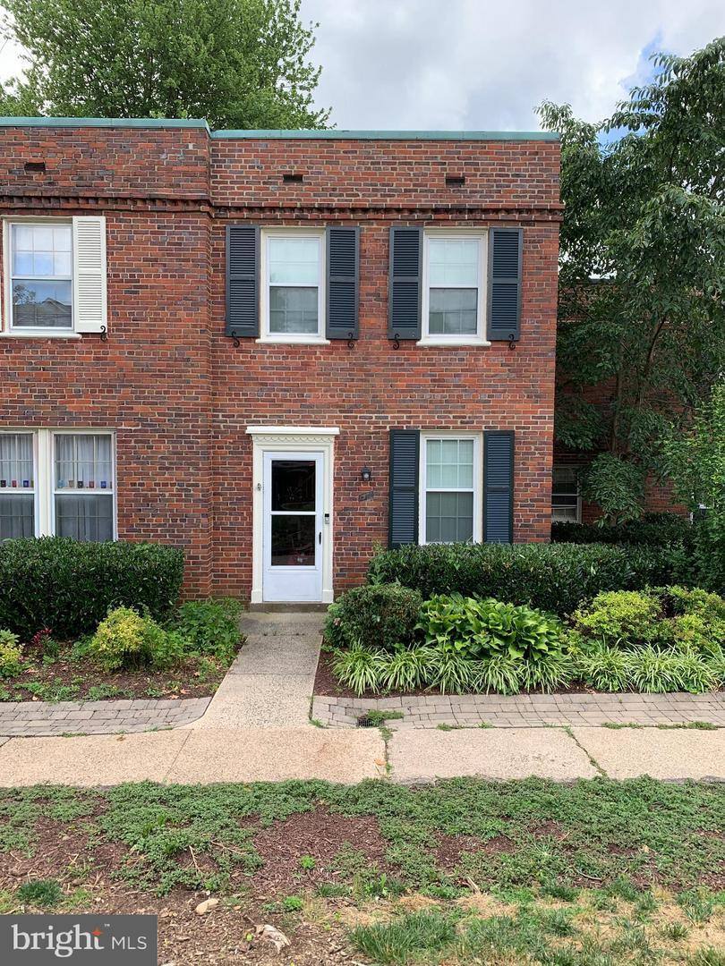 Townhouse for rent at 2700 13th Rd S #371, Arlington, VA 22204