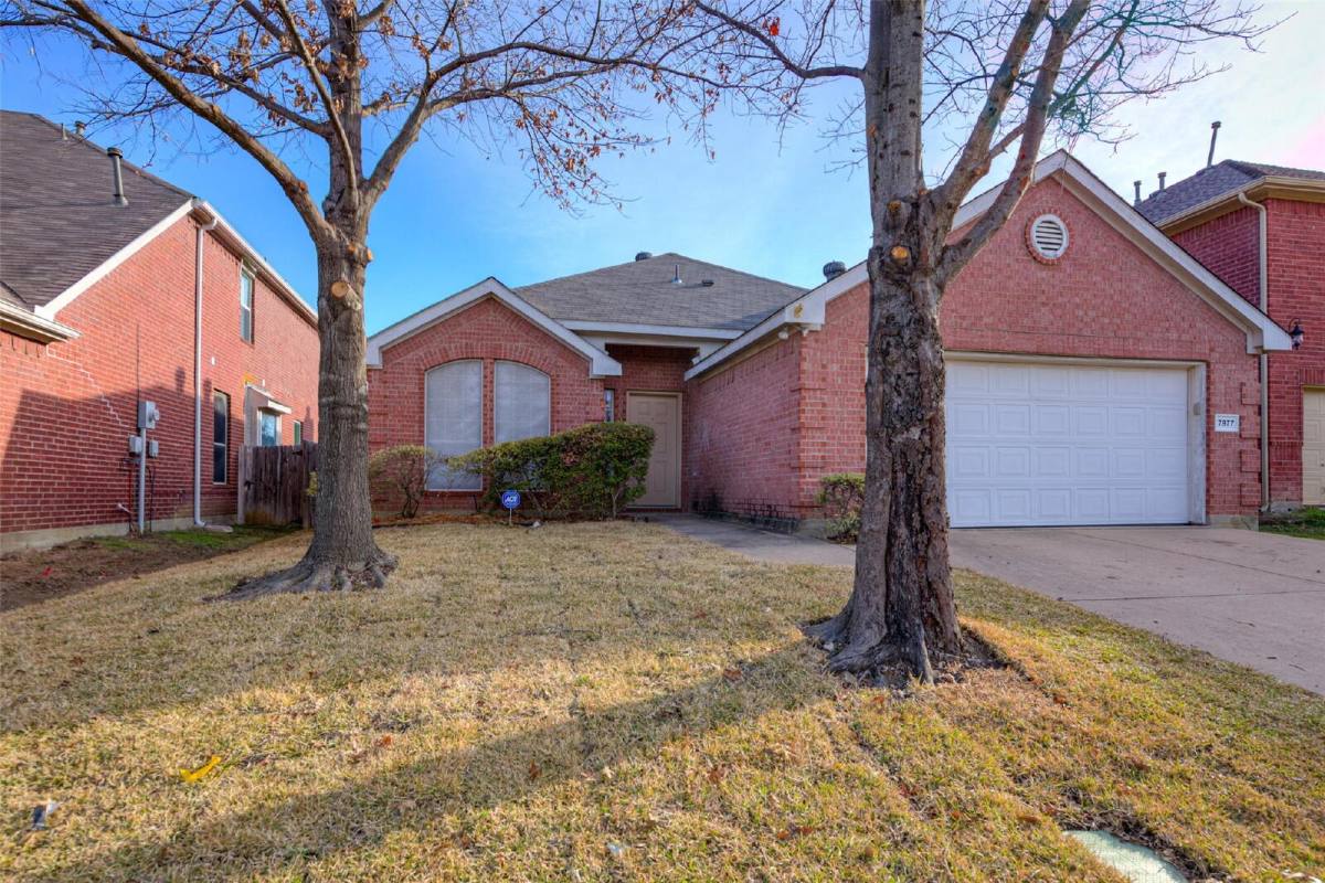 House for rent at 7977 Glenway Dr, Dallas, TX 75249