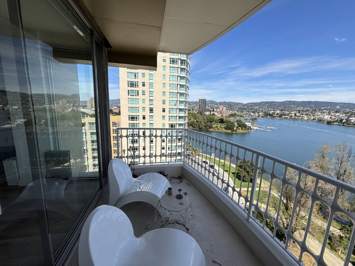 Condo for rent at 1555 Lakeside Dr #167, Oakland, CA 94612