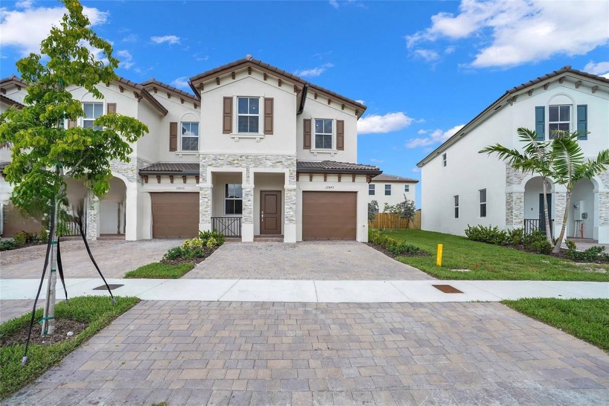 Townhouse for rent at 12845 NW 24th Ave, Miami, FL 33167