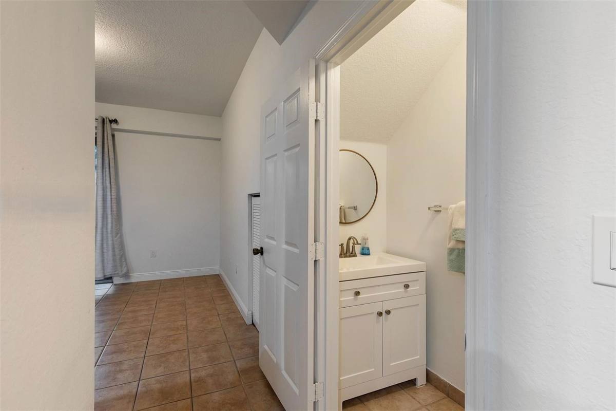 House for rent at 1062 SW 143rd Ave, Hollywood, FL 33027