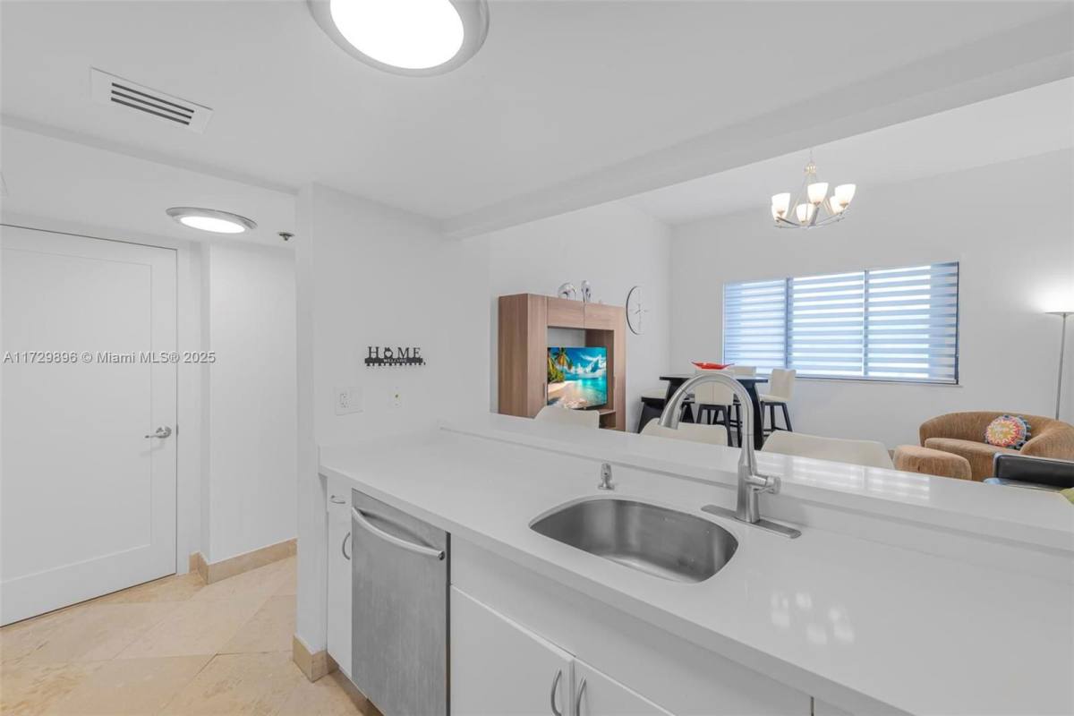 Apartment for rent at 540 Brickell Key Dr #500, Miami, FL 33131