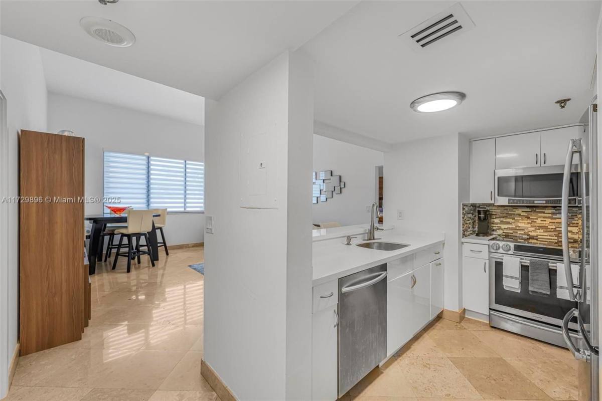 Apartment for rent at 540 Brickell Key Dr #500, Miami, FL 33131