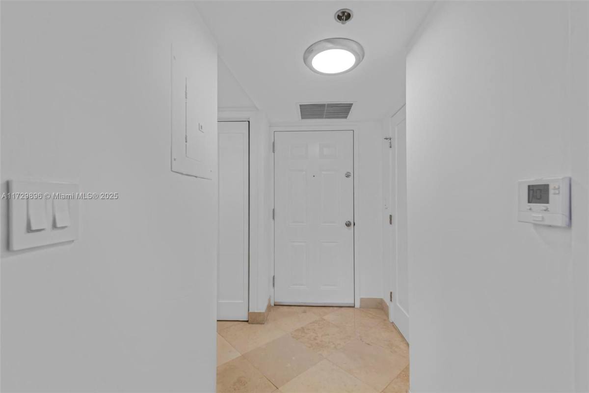 Apartment for rent at 540 Brickell Key Dr #500, Miami, FL 33131
