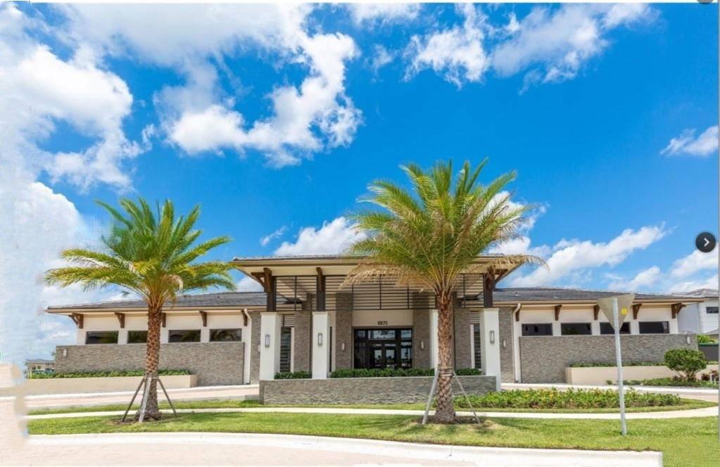 Townhouse for rent at 15816 NW 91st Ave, Hialeah, FL 33016