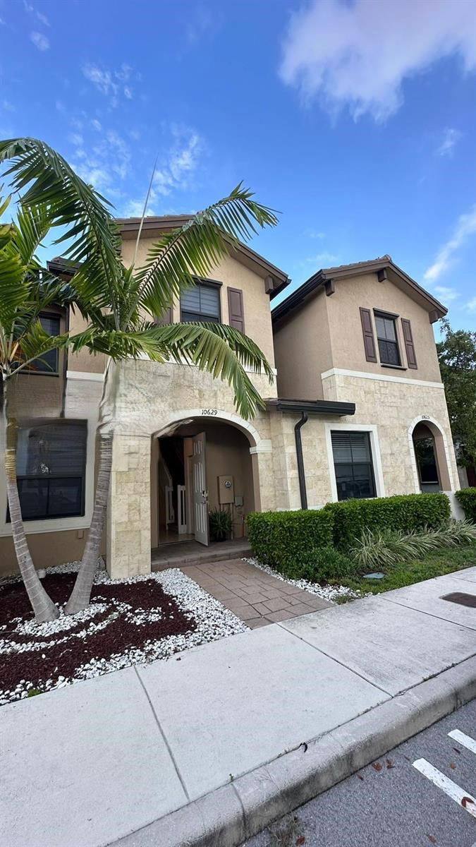 Townhouse for rent at 10629 W 32nd Lane, Hialeah, FL 33018
