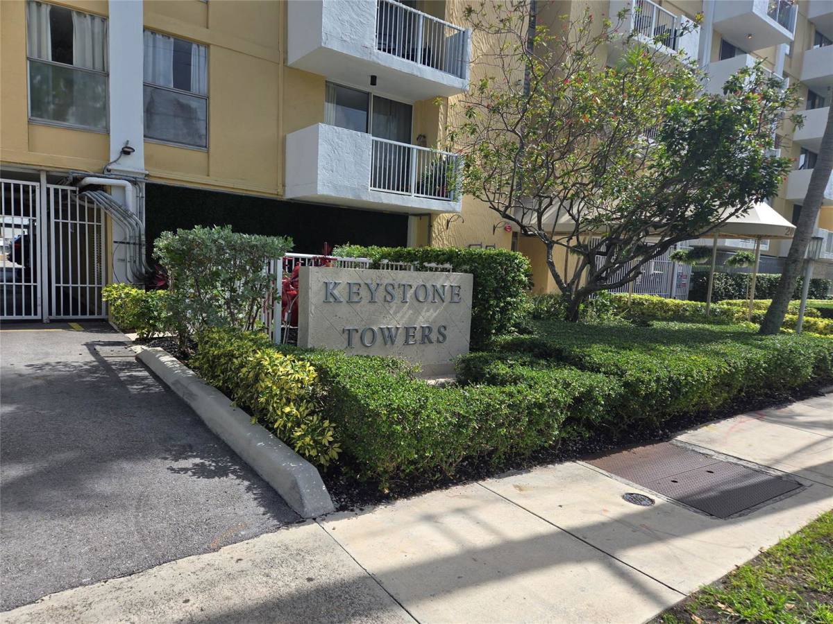 House for rent at 2000 NE 135th St #302, Miami, FL 33181