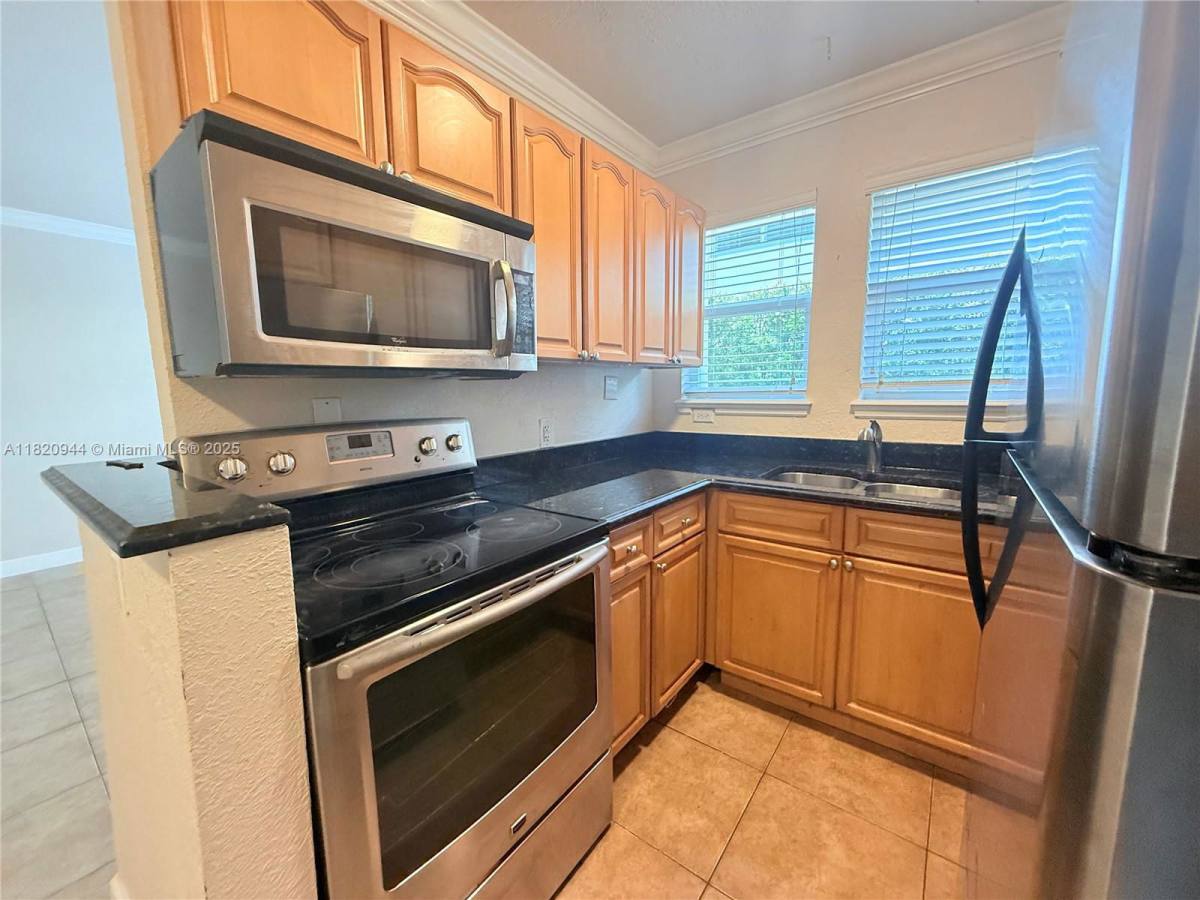 House for rent at 865 W 39th St #3, Miami Beach, FL 33140