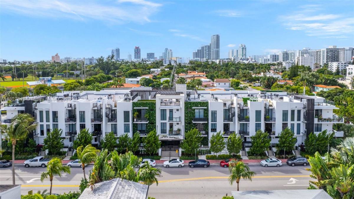 House for rent at 1030 15th St, Miami Beach, FL 33139