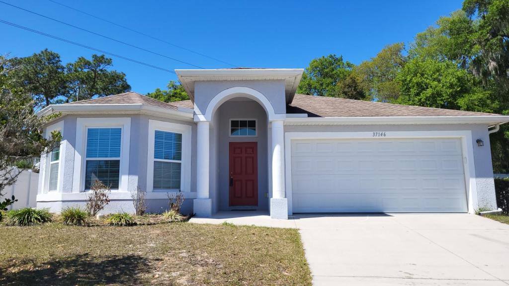 House for rent at 37146 Highland Bluff Circle, Dade City, FL 33523