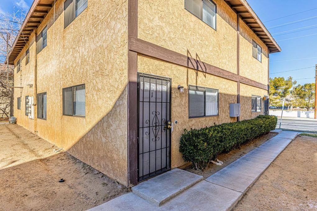 Apartment for rent at 232 E Lancaster Blvd, Lancaster, CA 93534