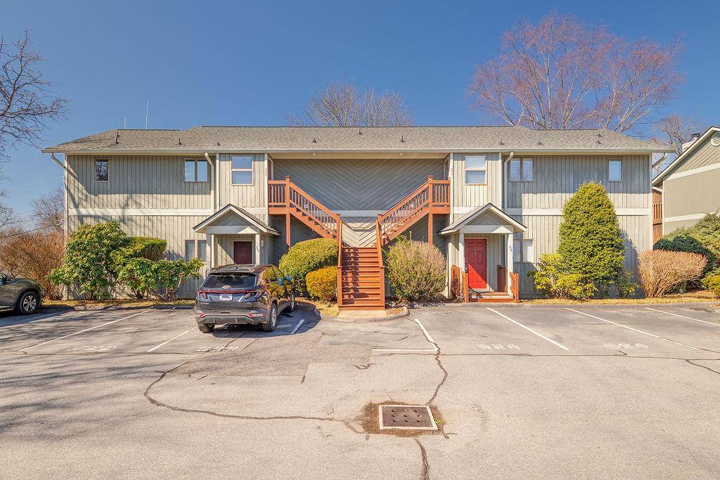 Condo for rent at 526 Windswept Dr, Asheville, NC 28801