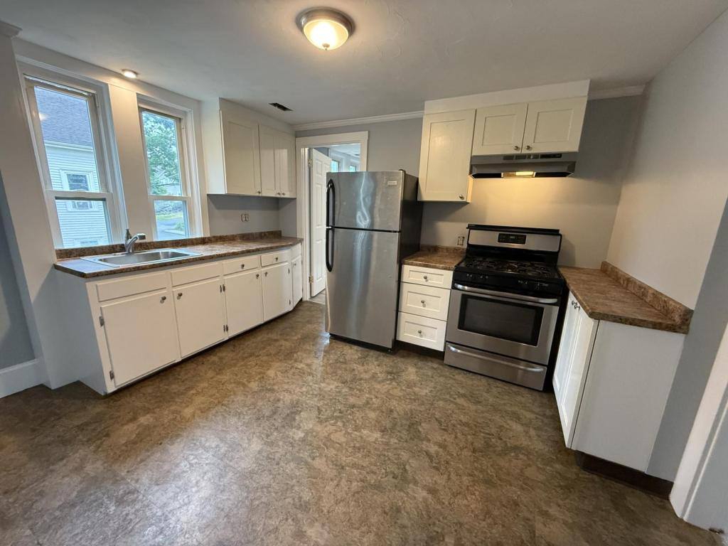 76 Division St, North Attleboro, MA 02760