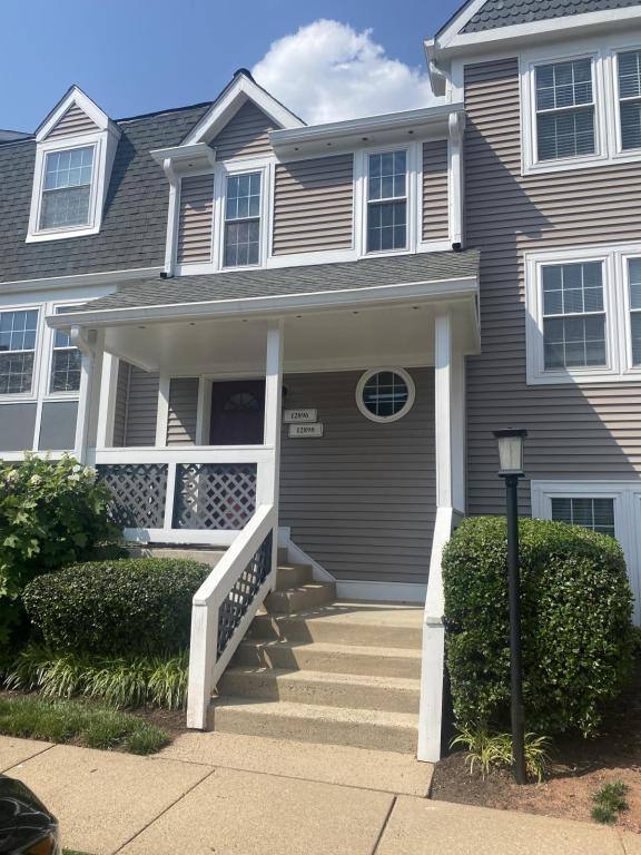 Condo for rent at 12896 Grays Pointe Rd, Fairfax, VA 22033