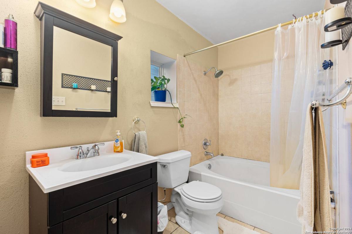 House for rent at 5910 Burning Sunrise Dr, San Antonio, TX 78244