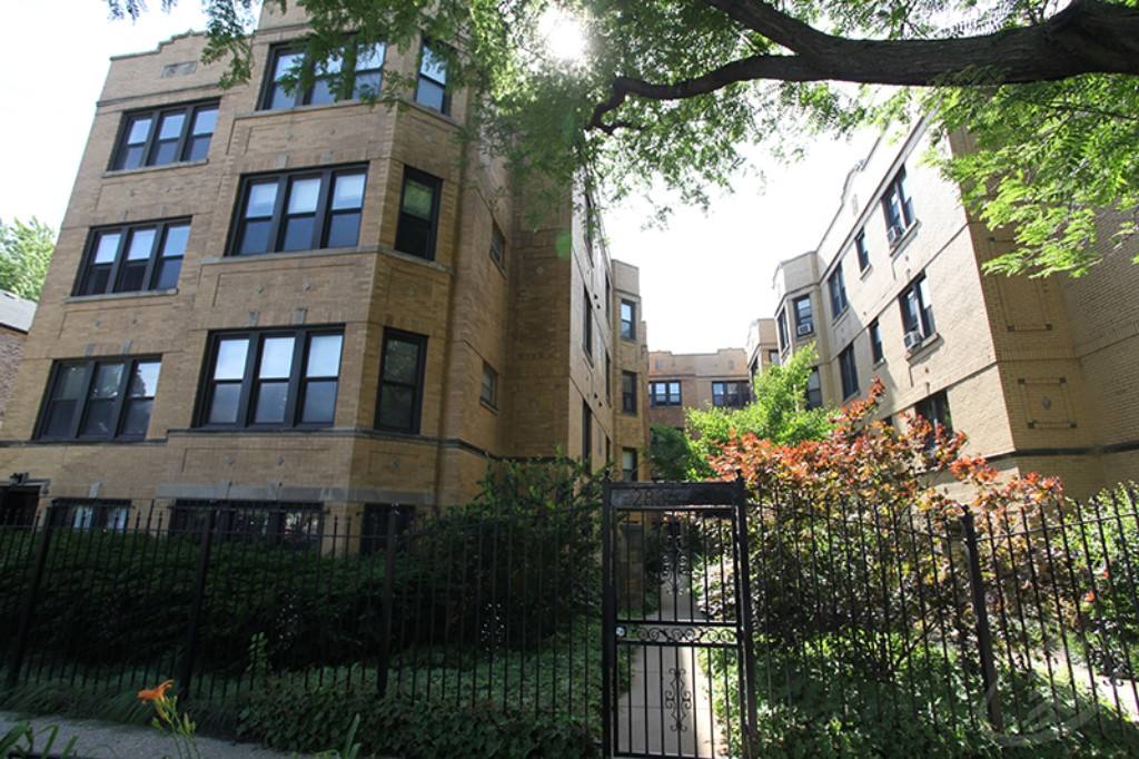 Apartment for rent at 2838 N Francisco #1B, Chicago, IL 60618