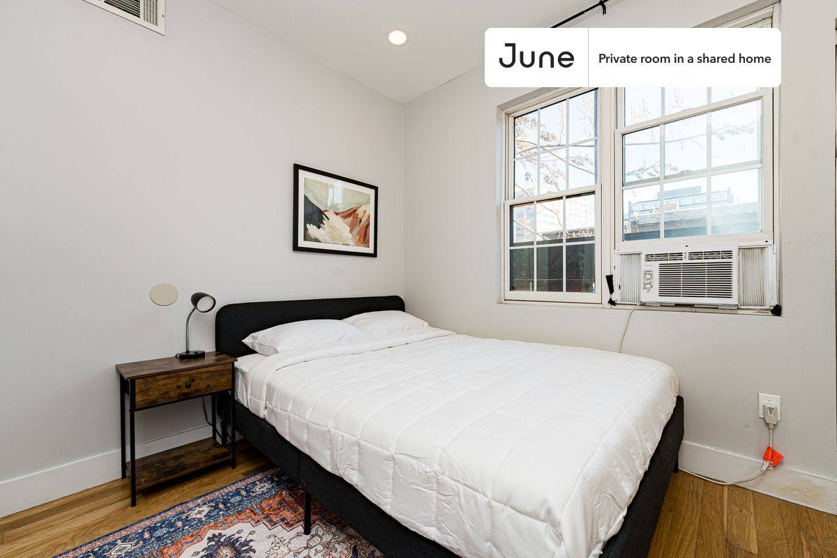 Apartment for rent at 21 Carlton Ave, Brooklyn, NY 11205