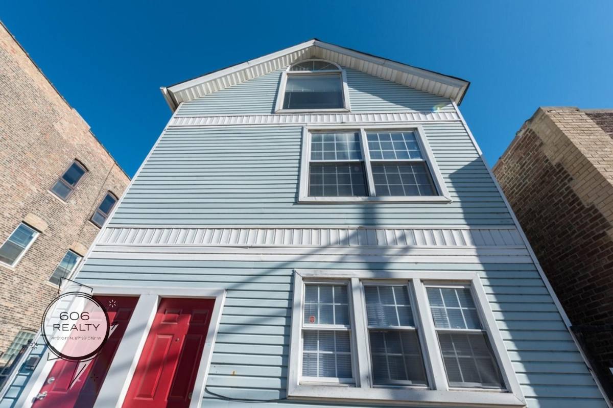 Apartment for rent at 2445 N Clybourn Ave, Chicago, IL 60614