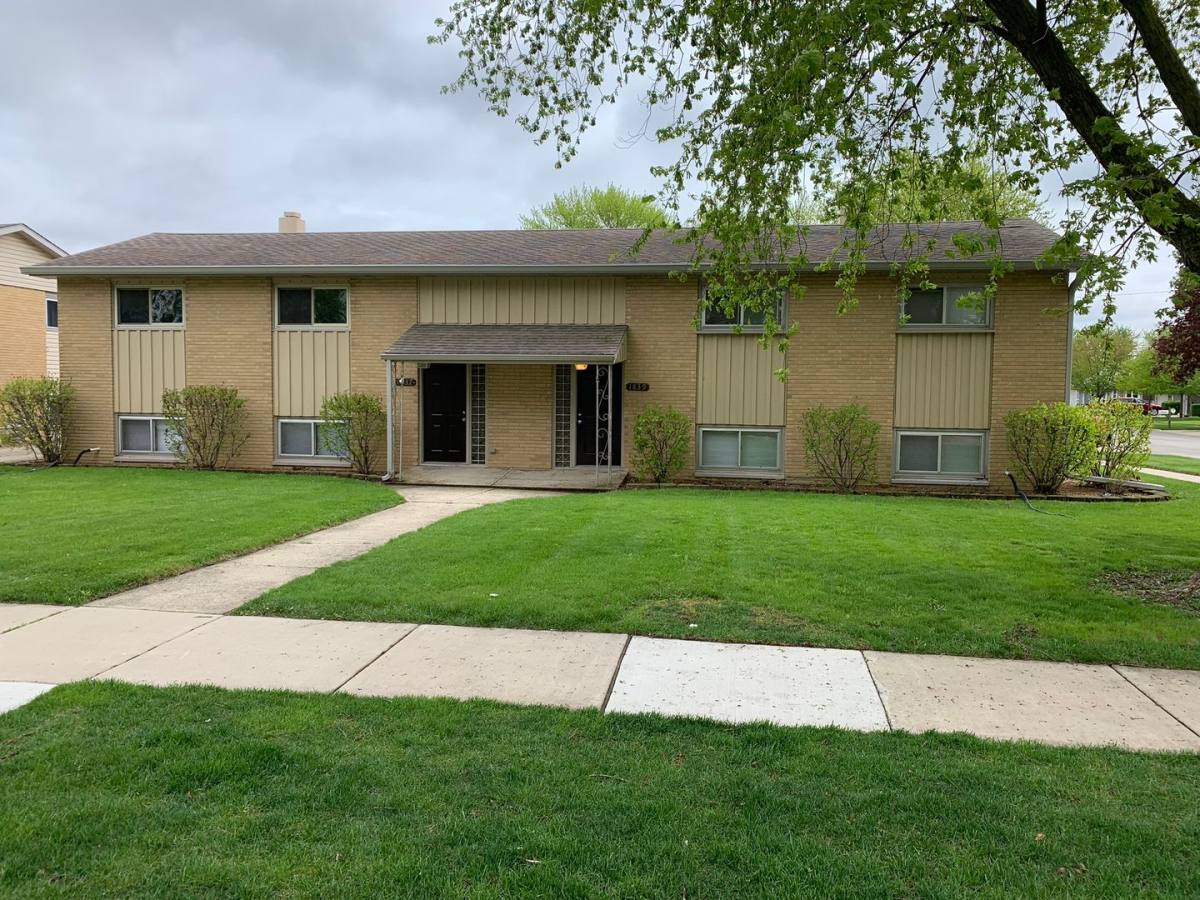 House for rent at 1839 Root St, Crest Hill, IL 60403
