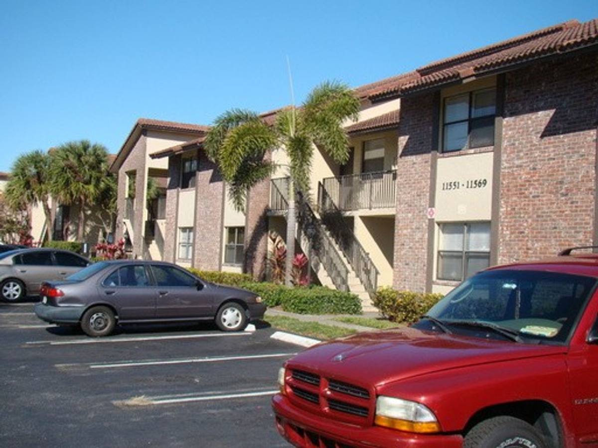 Apartment for rent at 11573 NW 45th St, Coral Springs, FL 33065