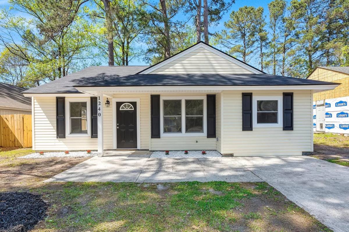 House for rent at 1240 Maryland Dr, Ladson, SC 29456