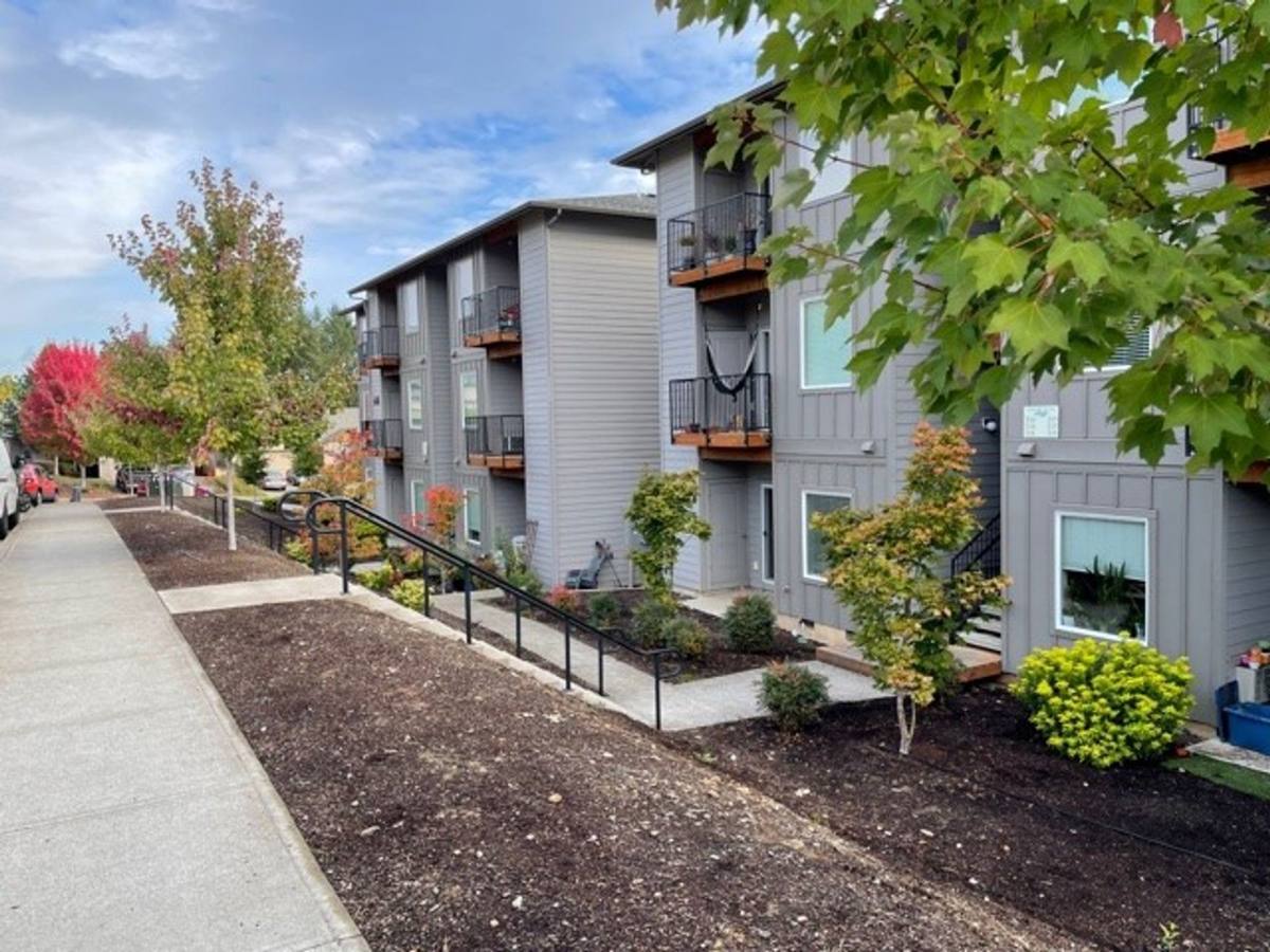 Apartment for rent at 640-648 River Valley Dr NW, Salem, OR 97304