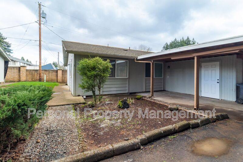 4325 E 17th St, Vancouver, WA 98661