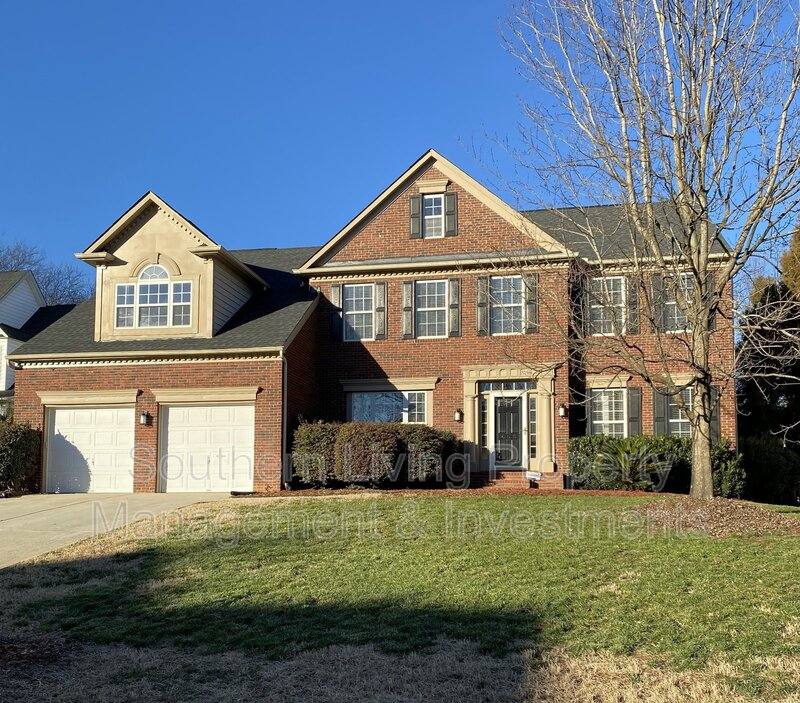 House for rent at 605 Queenswater Lane, Waxhaw, NC 28173