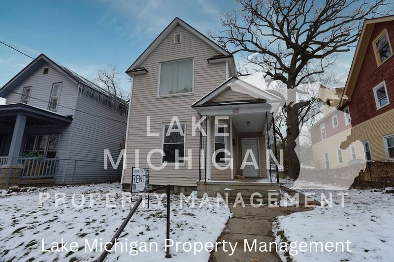 Apartment for rent at 63 Caledonia St NE #1, Grand Rapids, MI 49505