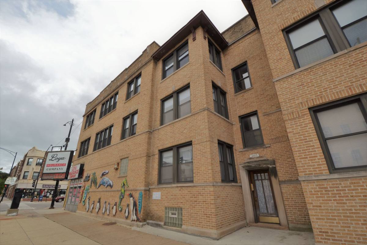 Apartment for rent at 4546 N Western Ave, Chicago, IL 60625