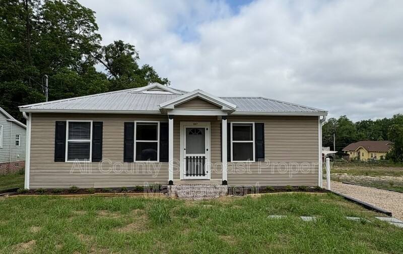 House for rent at 1017 Young St, Thomasville, GA 31792